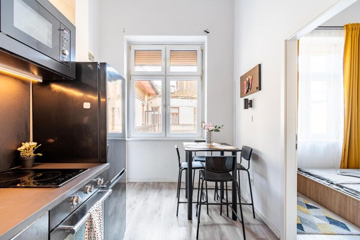 A Cozy For Wanderers Apartment